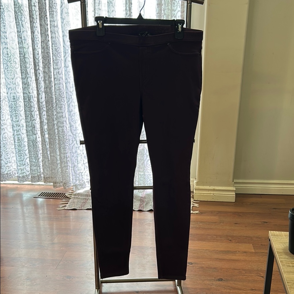 HUE Black Skinny Pants Sleek Fit